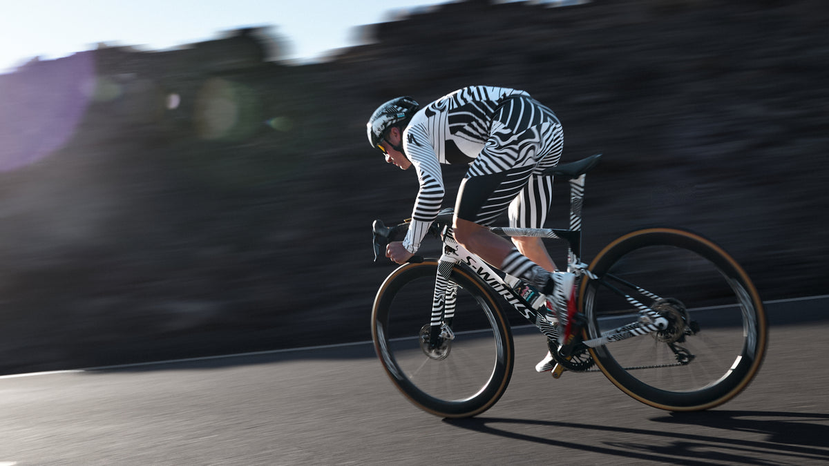 Rider on the Specialized Tarmac SL9 descending a mountain road