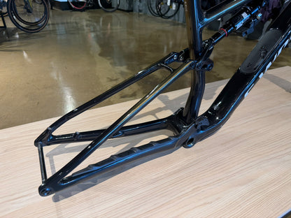S-Works Epic 8 Frameset Flight Attendant L